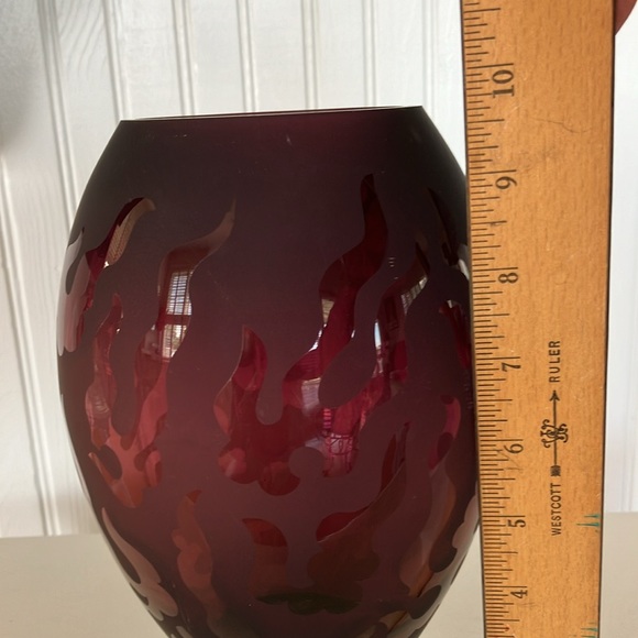 Beautiful Glass Amethyst Heavy Vase With Frosted Detail, Thick Clear Bottom - Picture 7 of 12